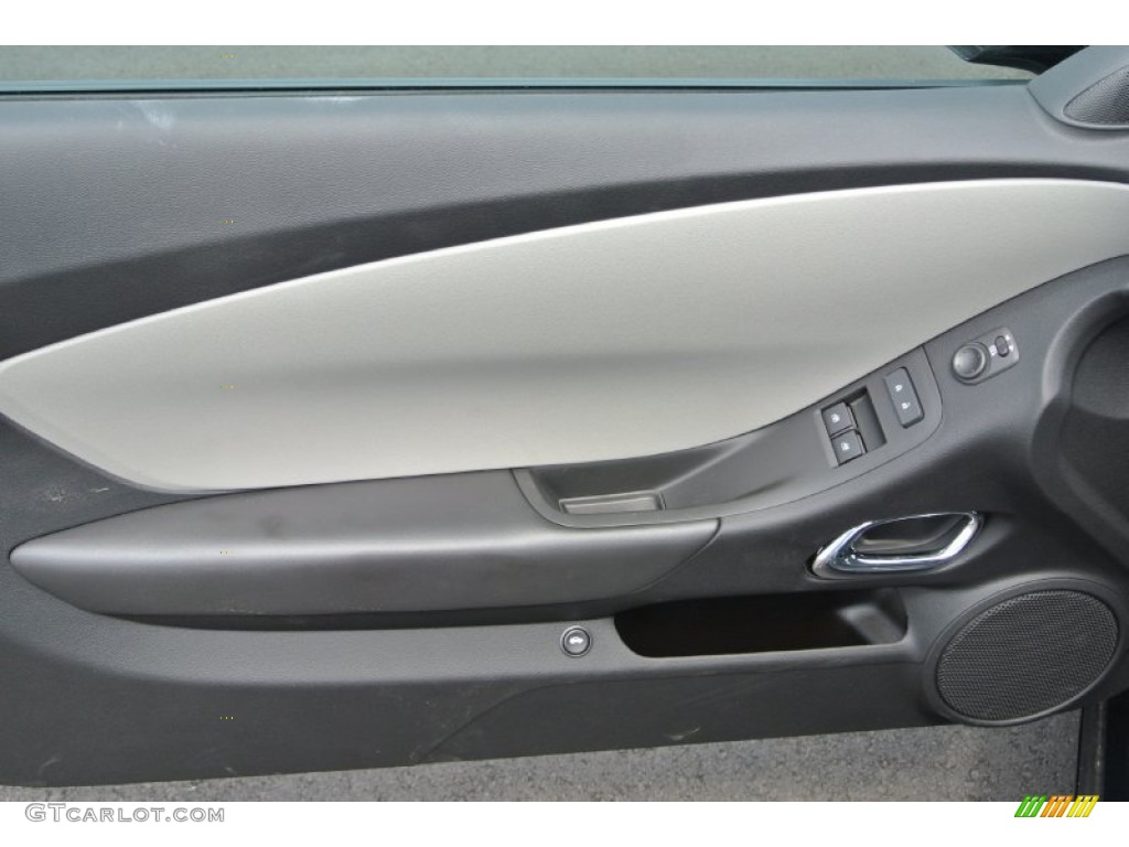 2014 Chevrolet Camaro LS Coupe Gray Door Panel Photo #85044472