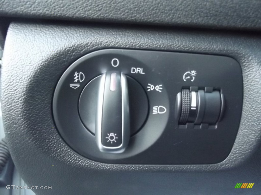 2011 Audi A3 2.0 TFSI Controls Photo #85044889