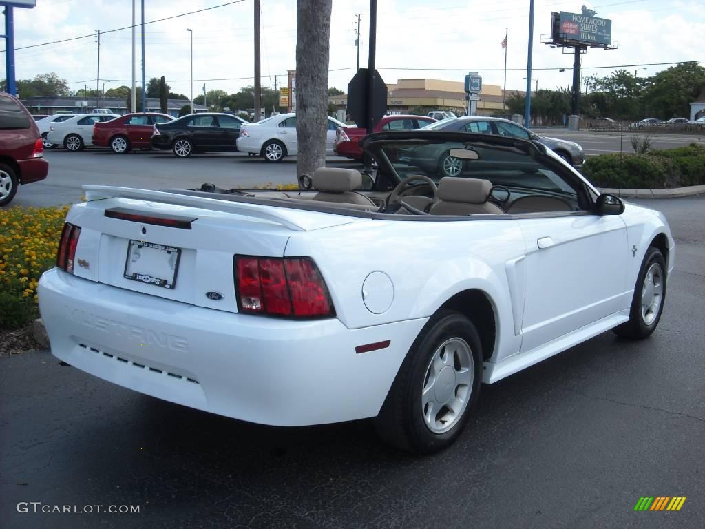 2000 Mustang V6 Convertible - Crystal White / Medium Parchment photo #5