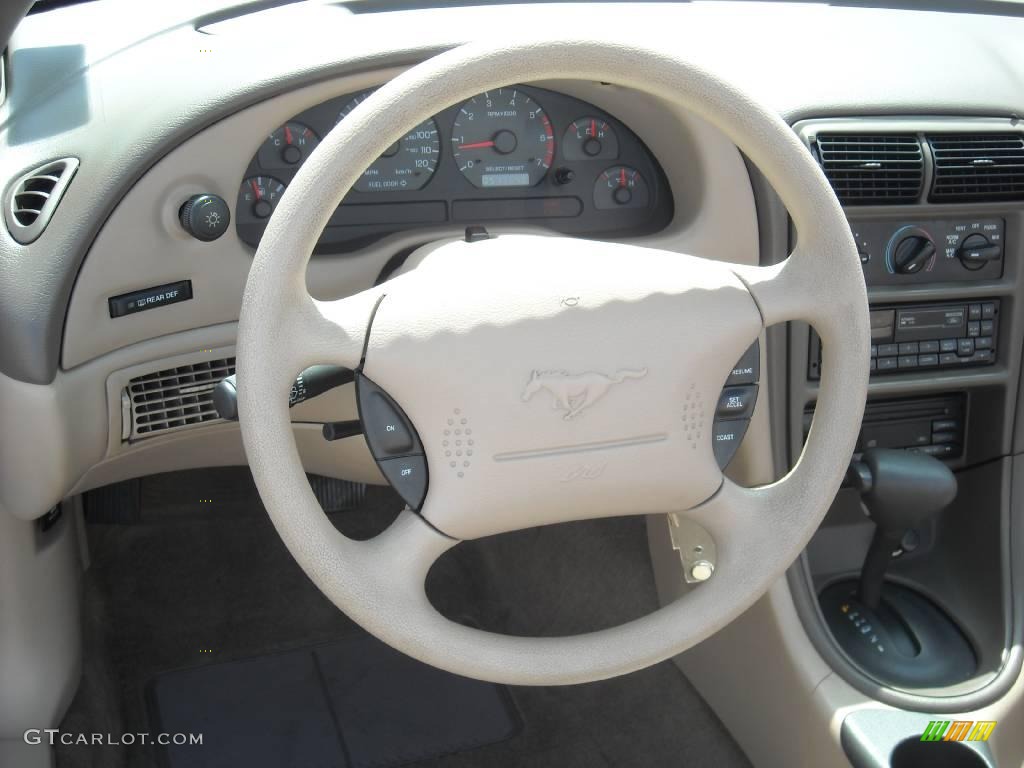 2000 Mustang V6 Convertible - Crystal White / Medium Parchment photo #17