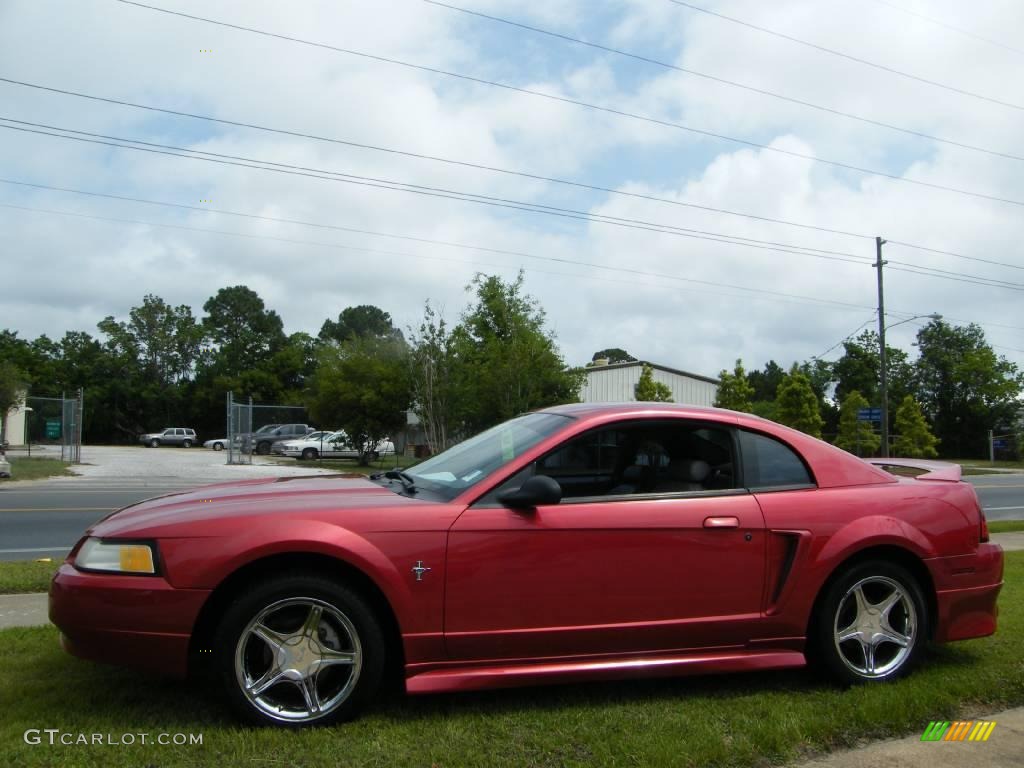 2000 Mustang V6 Coupe - Laser Red Metallic / Medium Graphite photo #2