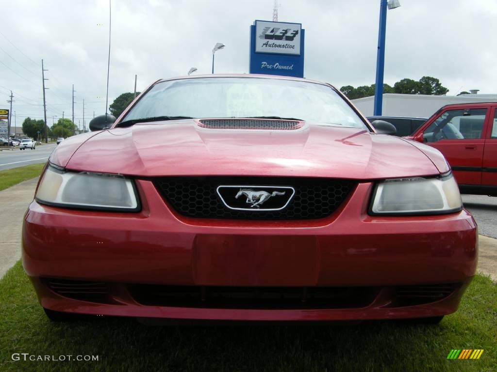 2000 Mustang V6 Coupe - Laser Red Metallic / Medium Graphite photo #8