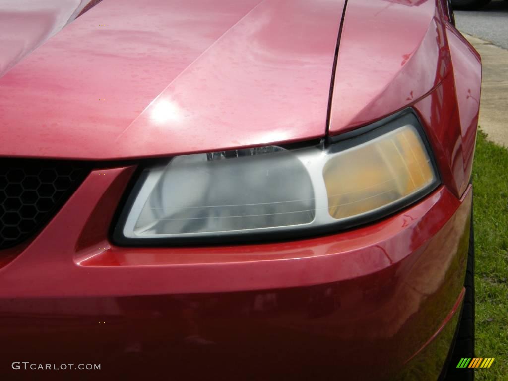 2000 Mustang V6 Coupe - Laser Red Metallic / Medium Graphite photo #9