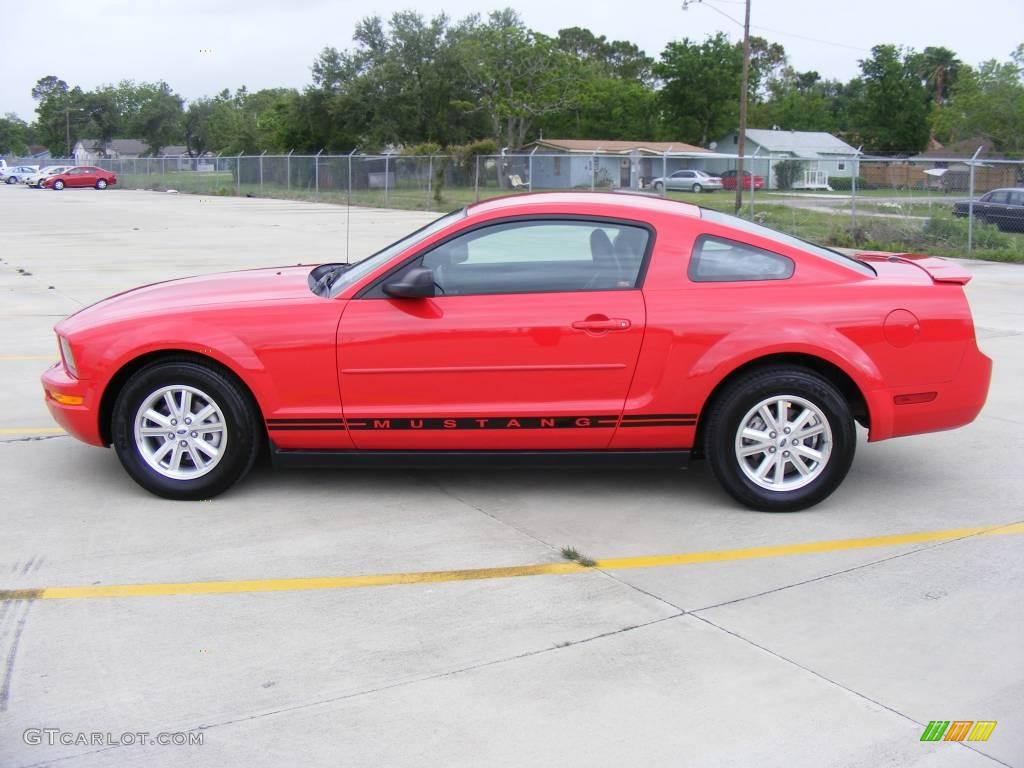 2007 Mustang V6 Premium Coupe - Torch Red / Dark Charcoal photo #6