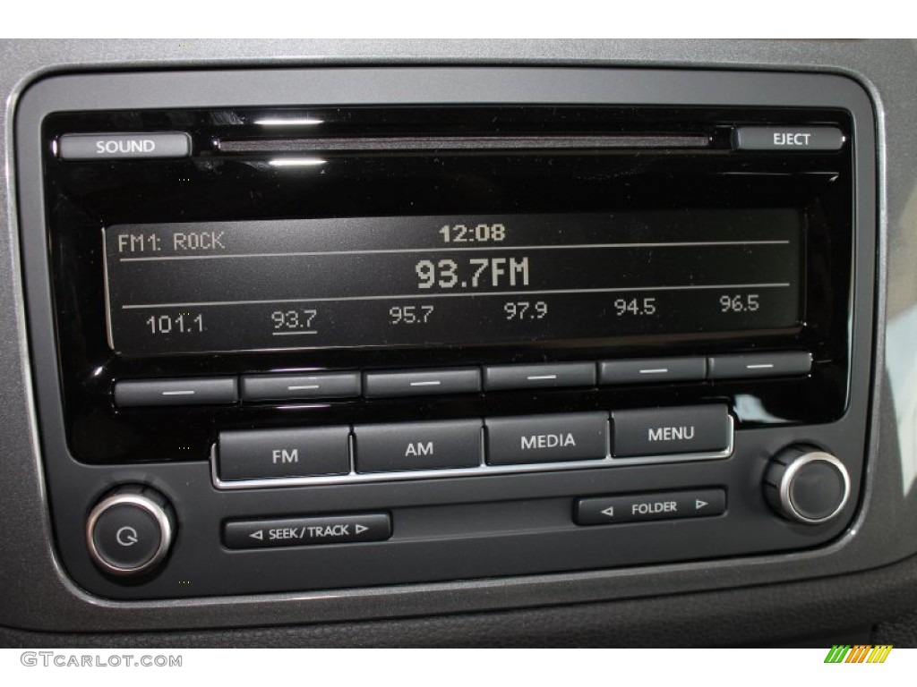 2014 Volkswagen Tiguan S Audio System Photos