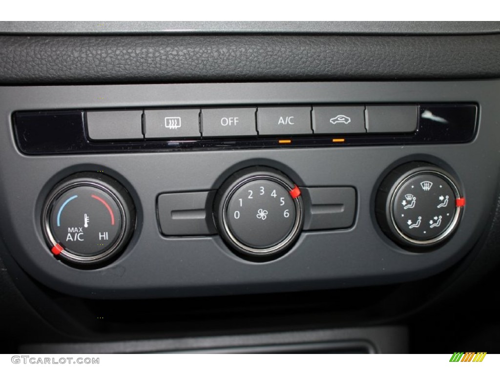 2014 Volkswagen Tiguan S Controls Photo #85050842