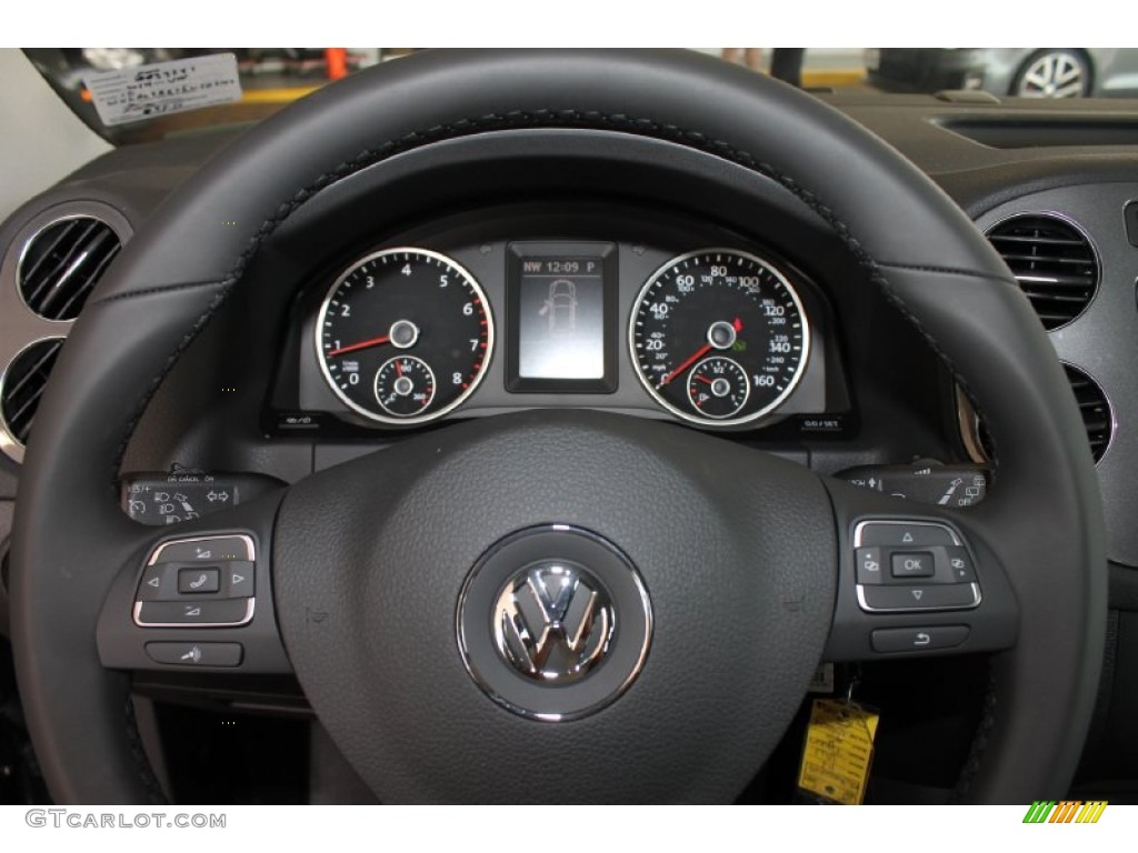 2014 Volkswagen Tiguan S Black Steering Wheel Photo #85050886
