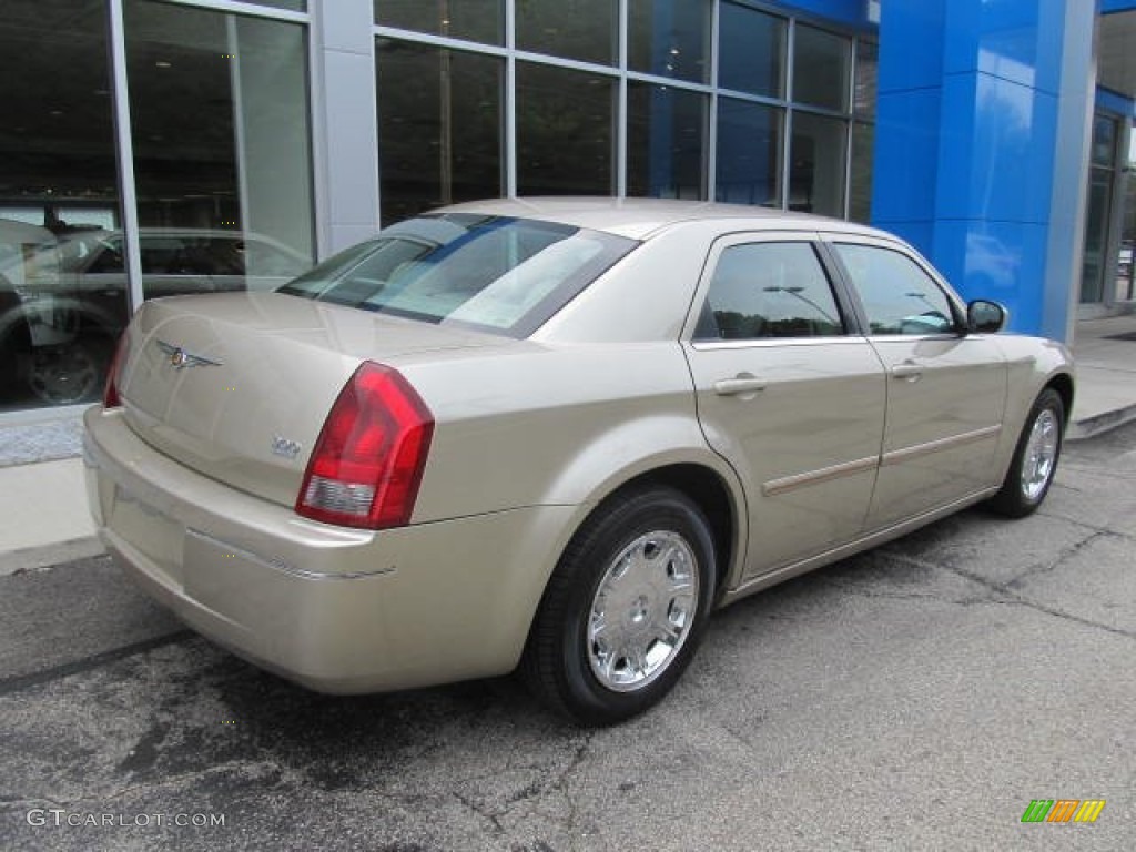 2006 300 Touring - Linen Gold Metallic / Dark Slate Gray/Light Graystone photo #4