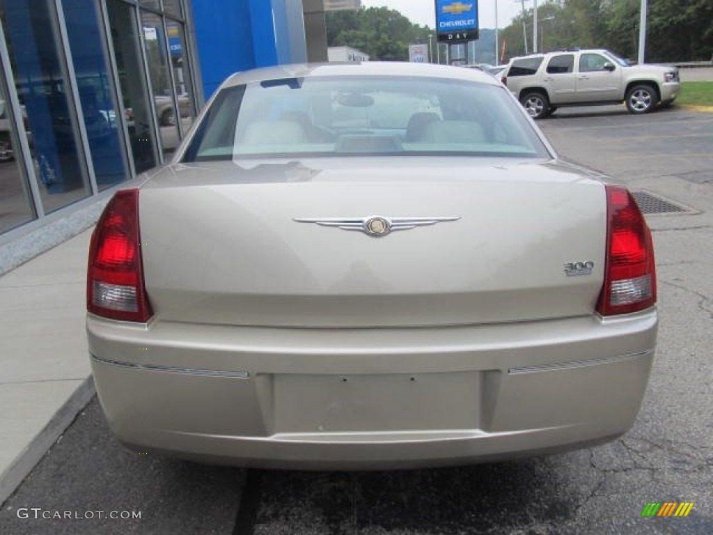 2006 300 Touring - Linen Gold Metallic / Dark Slate Gray/Light Graystone photo #5
