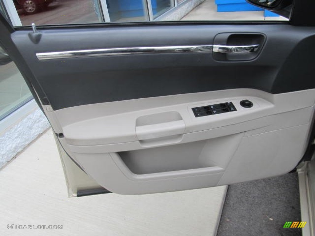 2006 300 Touring - Linen Gold Metallic / Dark Slate Gray/Light Graystone photo #8