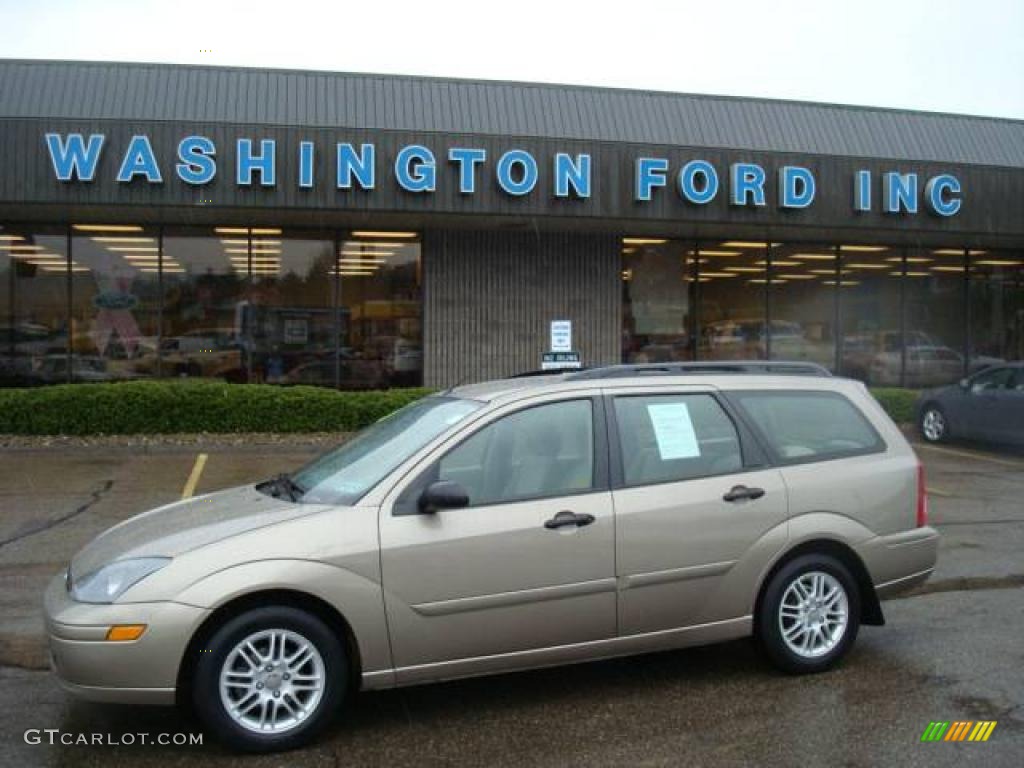 2003 Focus ZTW Wagon - Arizona Beige Metallic / Medium Parchment photo #1