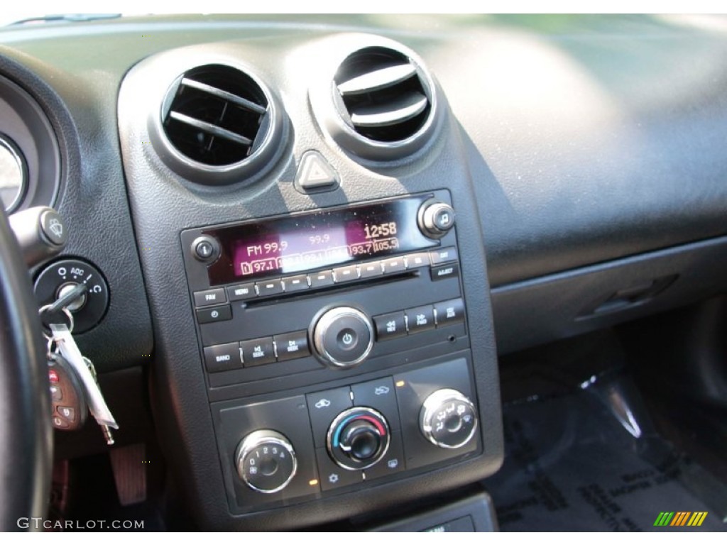 2009 Pontiac G6 V6 Sedan Controls Photos