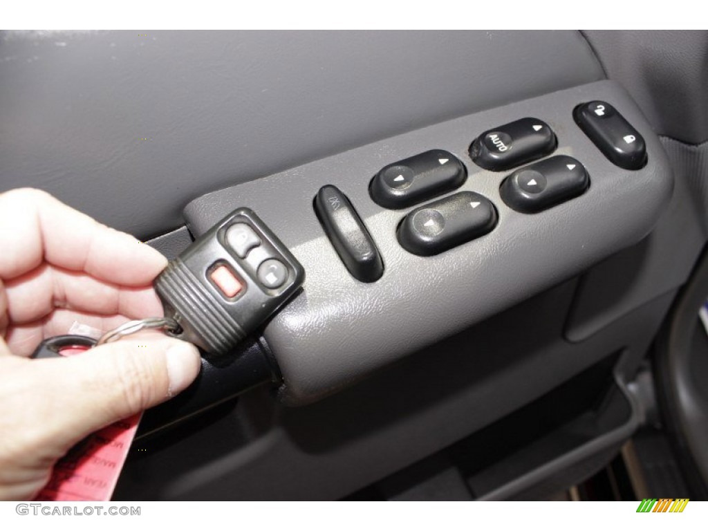 2004 Explorer Sport Trac XLT 4x4 - Black Clearcoat / Medium Dark Flint/Dark Flint photo #5