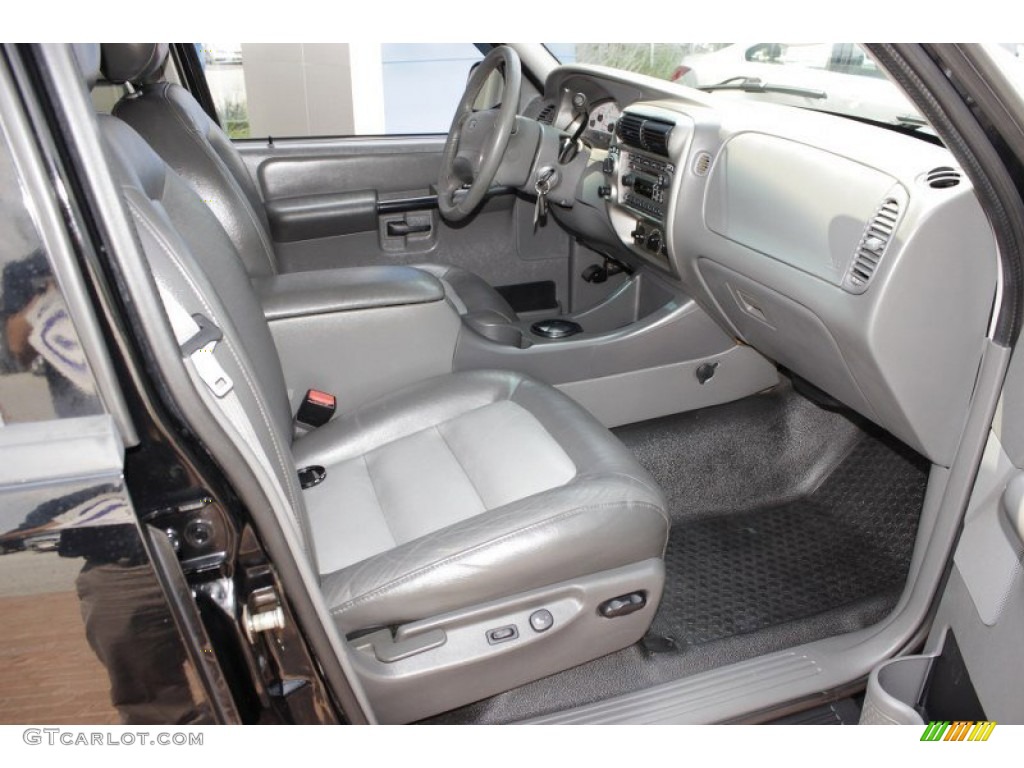 2004 Explorer Sport Trac XLT 4x4 - Black Clearcoat / Medium Dark Flint/Dark Flint photo #7