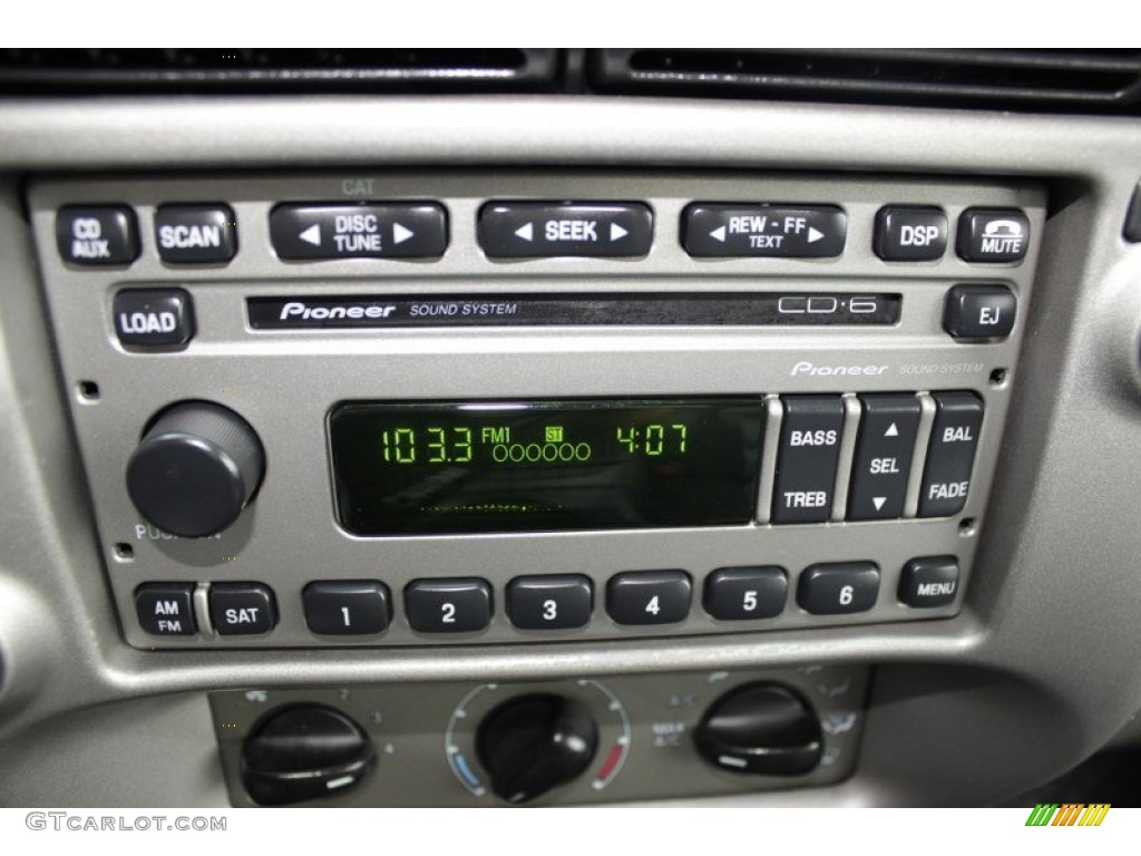 2004 Explorer Sport Trac XLT 4x4 - Black Clearcoat / Medium Dark Flint/Dark Flint photo #9