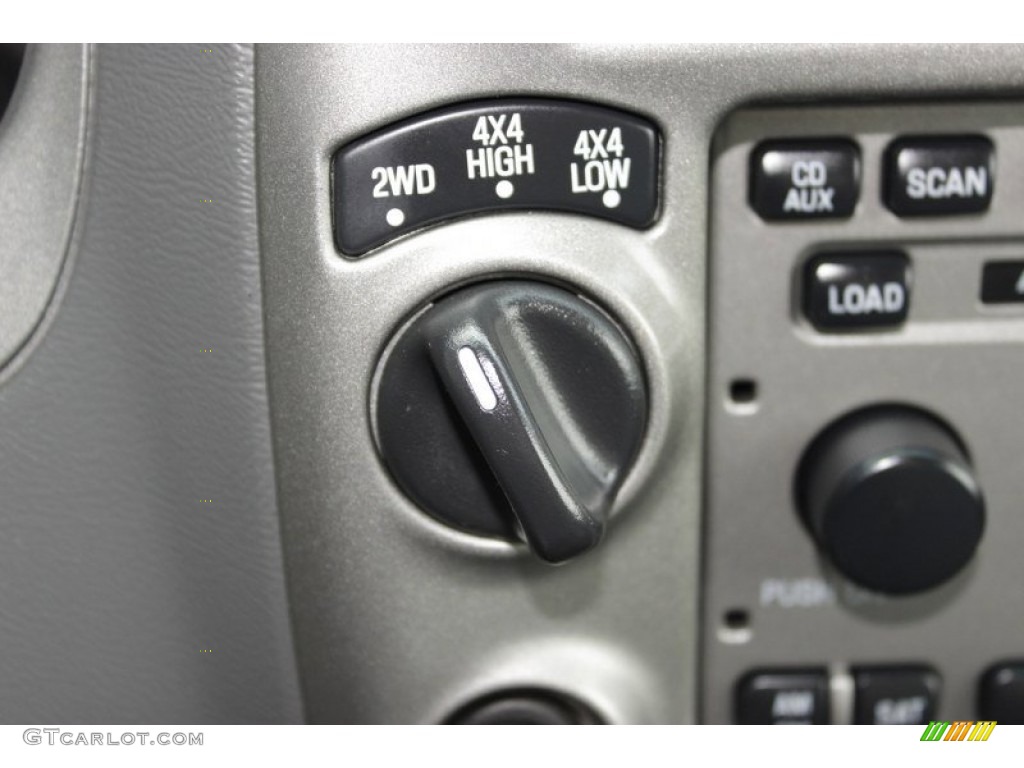 2004 Explorer Sport Trac XLT 4x4 - Black Clearcoat / Medium Dark Flint/Dark Flint photo #24