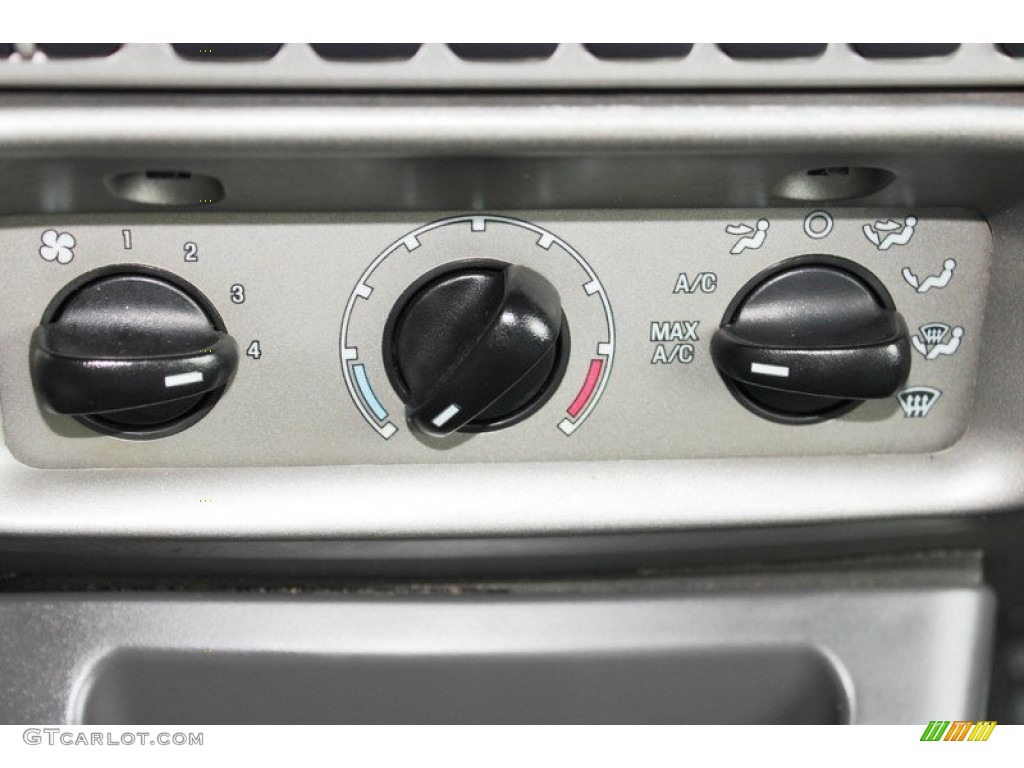 2004 Explorer Sport Trac XLT 4x4 - Black Clearcoat / Medium Dark Flint/Dark Flint photo #25