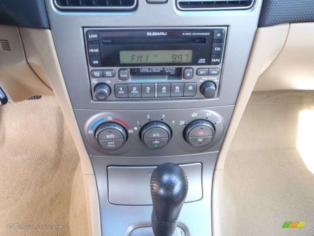 2003 Subaru Forester 2.5 XS Controls Photo #85068637