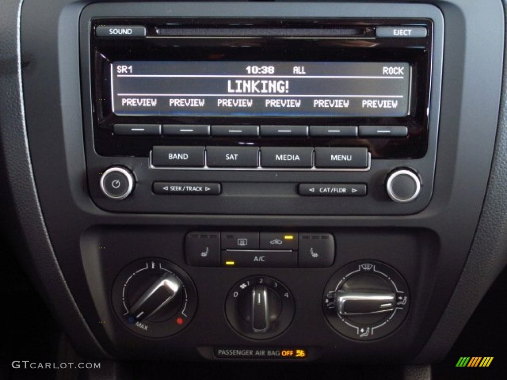 2014 Volkswagen Jetta SE Sedan Controls Photo #85072478