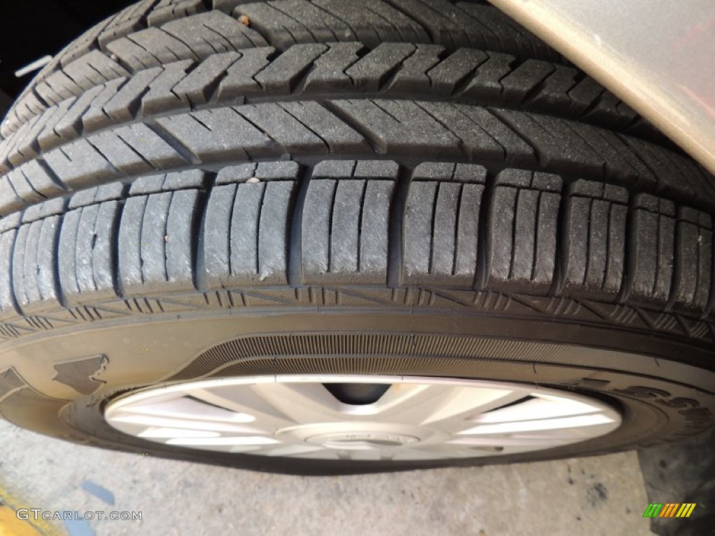 2004 Grand Marquis GS - Spruce Green Metallic / Medium Parchment photo #23