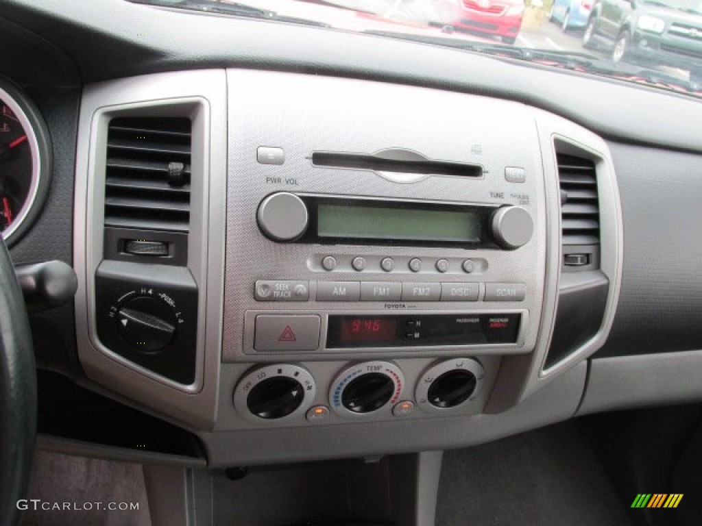 2006 Toyota Tacoma V6 Double Cab 4x4 Controls Photo #85075544