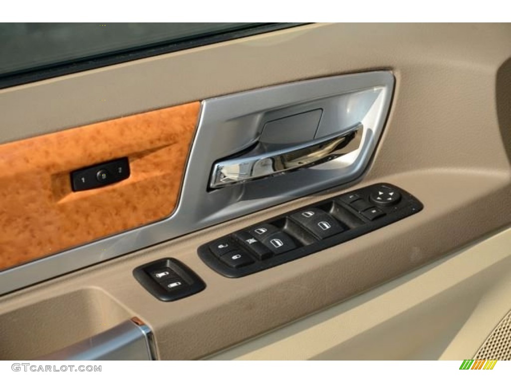 2008 Chrysler Town & Country Limited Controls Photo #85075573
