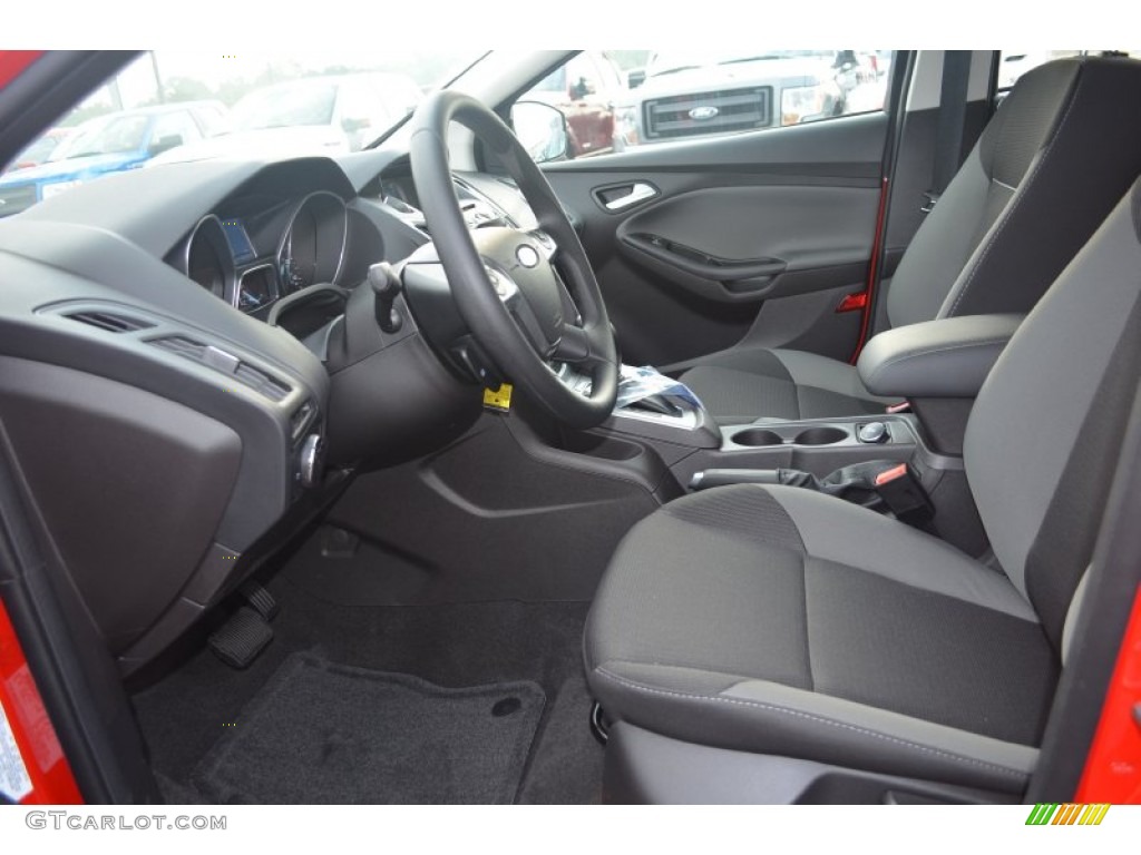 2014 Focus SE Hatchback - Race Red / Charcoal Black photo #5
