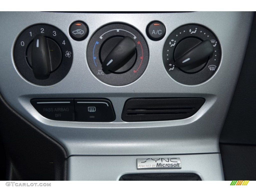 2014 Focus SE Hatchback - Race Red / Charcoal Black photo #12