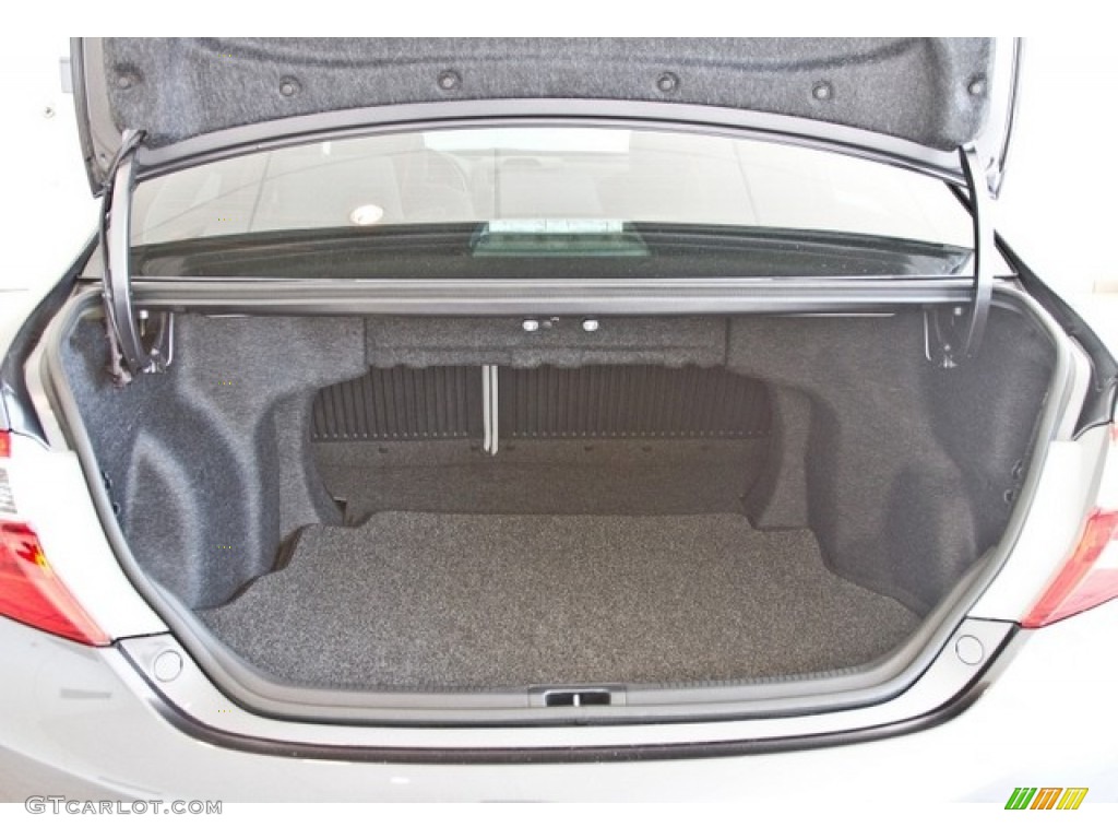 2013 Toyota Camry LE Trunk Photo #85076621