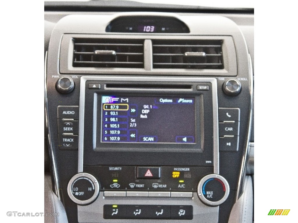 2013 Toyota Camry LE Controls Photo #85076716