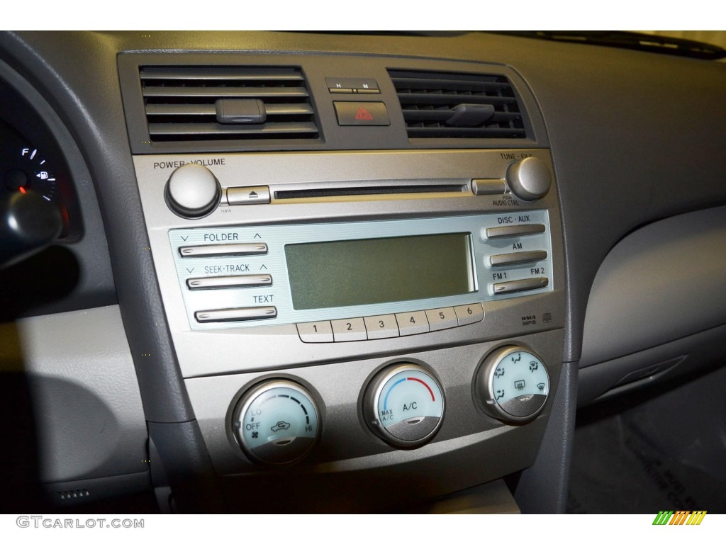 2007 Toyota Camry LE Controls Photo #85077002