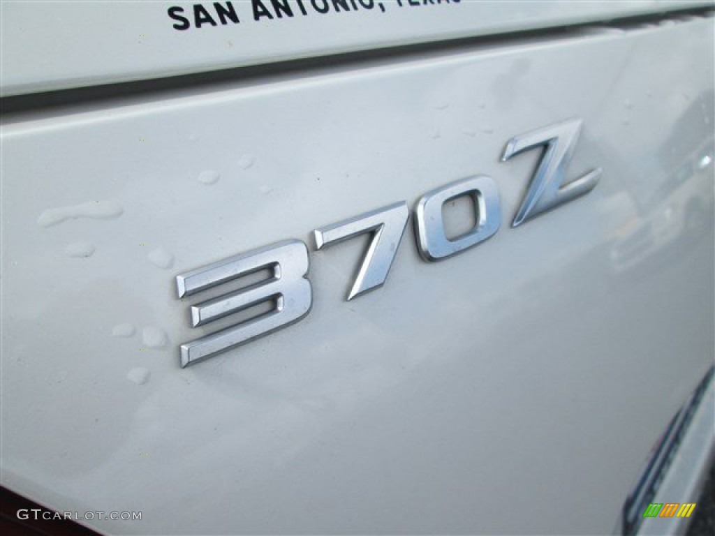 2010 370Z Touring Coupe - Pearl White / Black Cloth photo #6