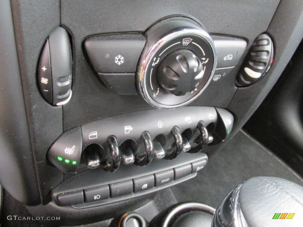 2012 Mini Cooper S Countryman All4 AWD Controls Photo #85077738