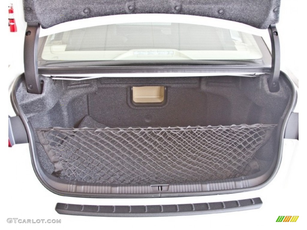 2013 Toyota Avalon Limited Trunk Photos