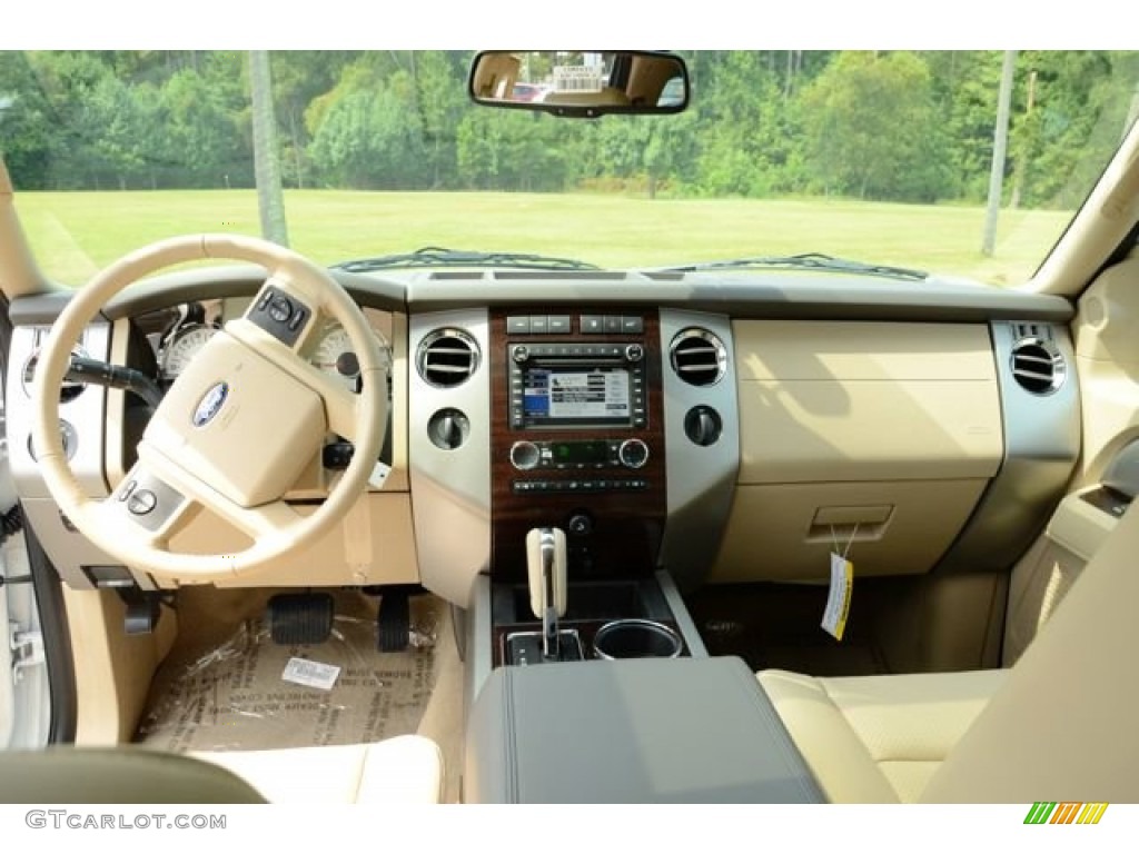 2013 Ford Expedition XLT 4x4 Dashboard Photos
