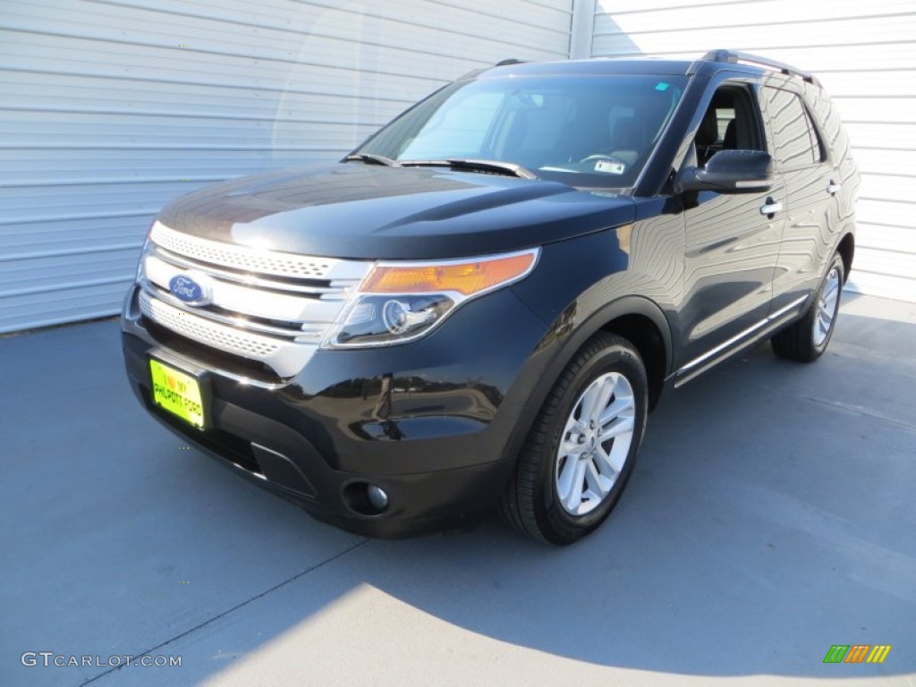 2012 Explorer XLT - Tuxedo Black Metallic / Charcoal Black photo #7