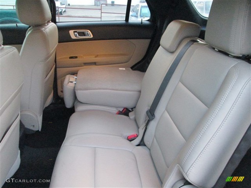 2013 Ford Explorer XLT Rear Seat Photo #85085489