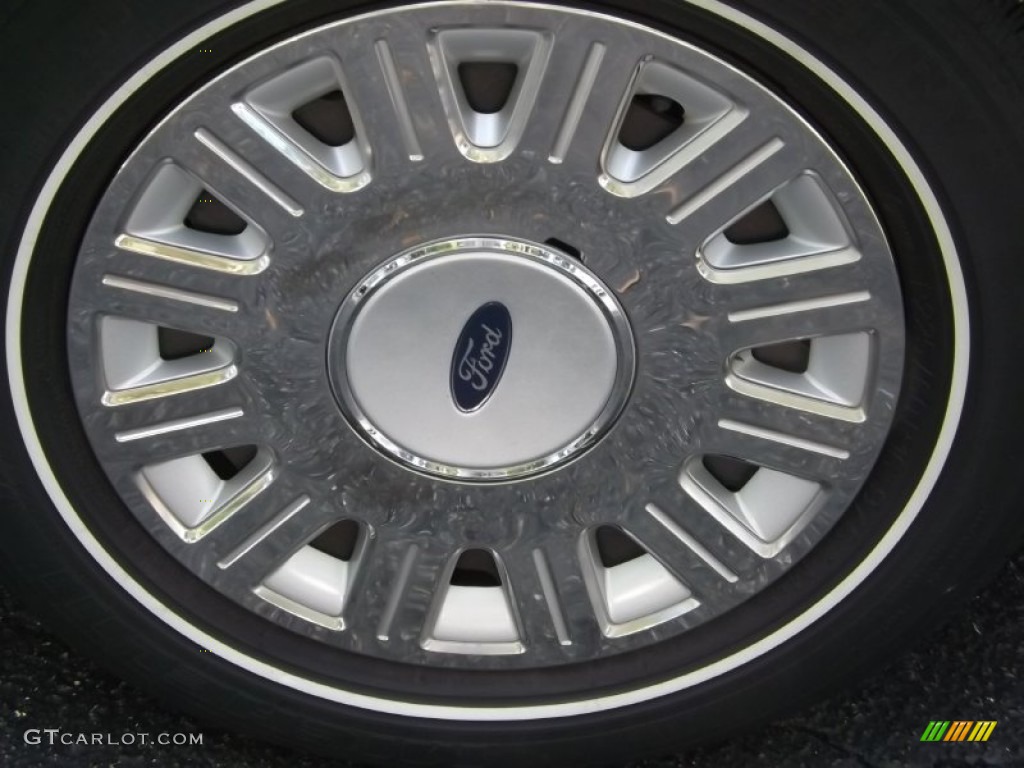 2004 Ford Crown Victoria LX Wheel Photo #85089888
