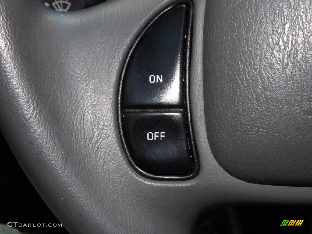 2004 Ford Crown Victoria LX Controls Photo #85090151