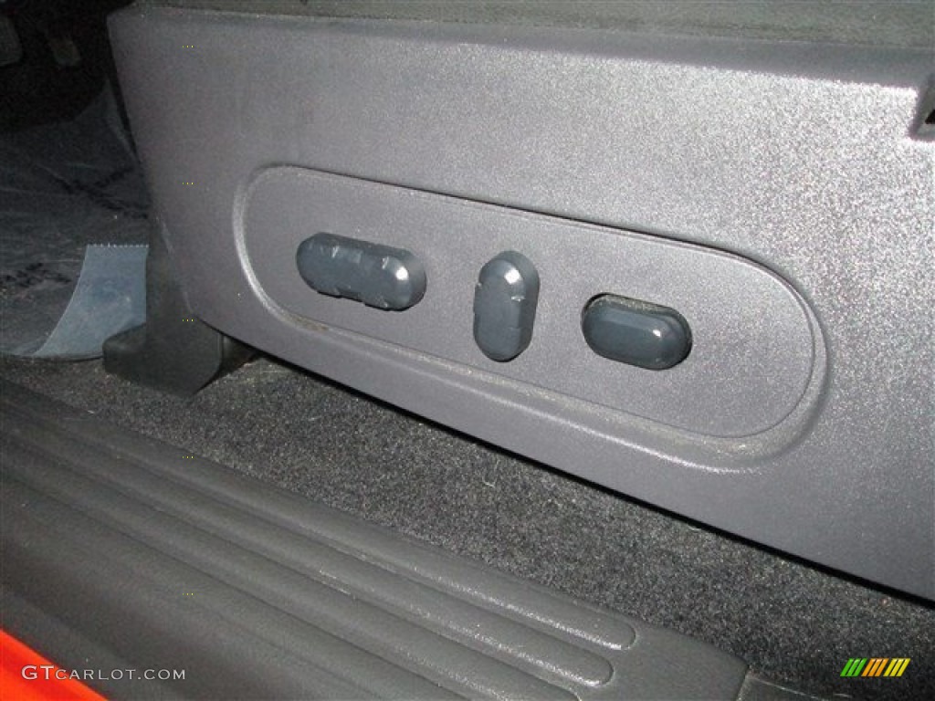 2007 Ford Explorer XLT Ironman Edition Controls Photo #85090183