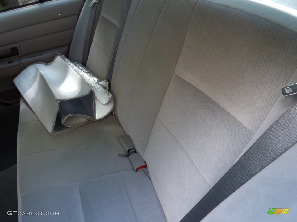 2004 Ford Crown Victoria LX Interior Color Photos