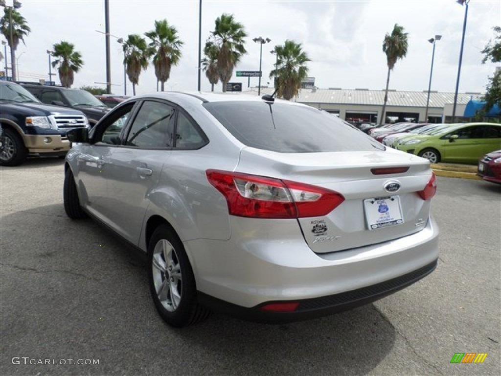 2014 Focus SE Sedan - Ingot Silver / Medium Light Stone photo #3