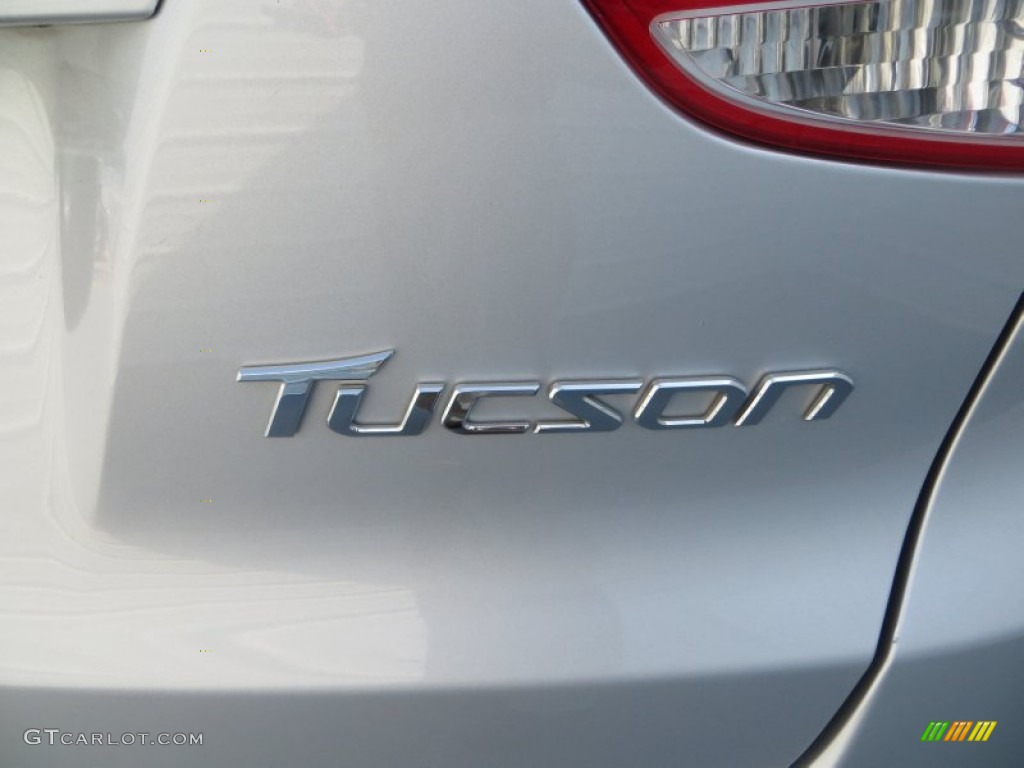 2012 Tucson Limited - Diamond Silver / Black photo #16