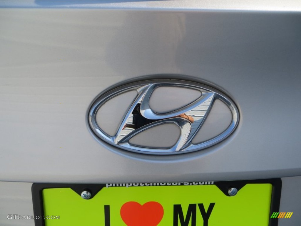 2012 Tucson Limited - Diamond Silver / Black photo #17