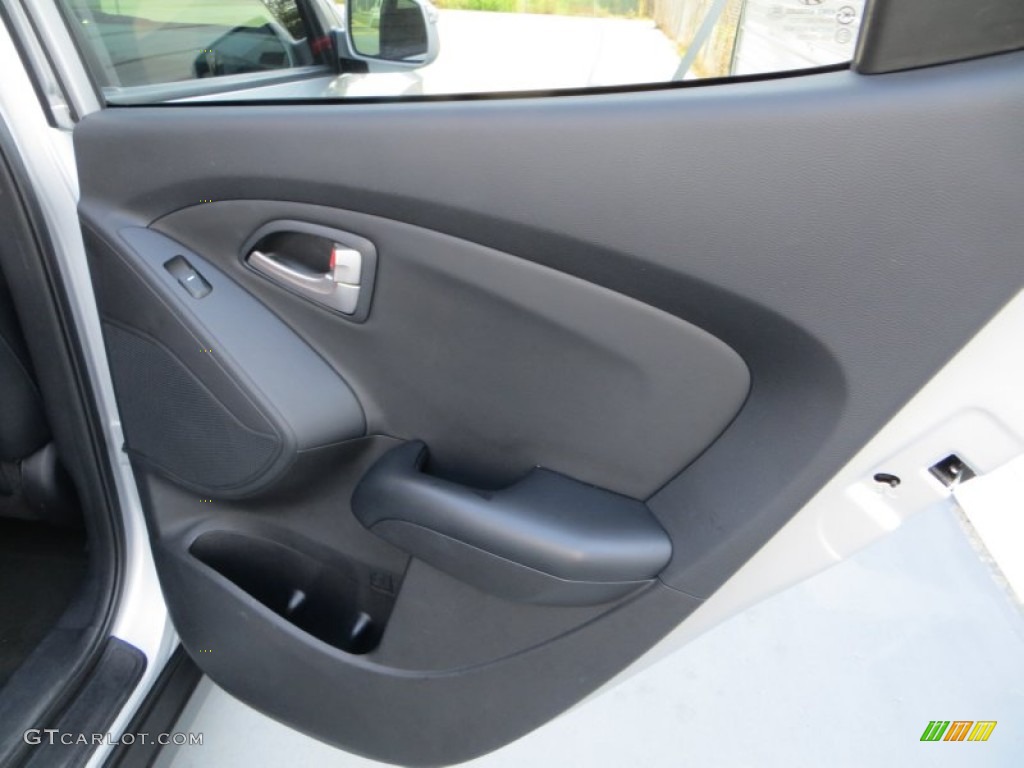 2012 Tucson Limited - Diamond Silver / Black photo #24