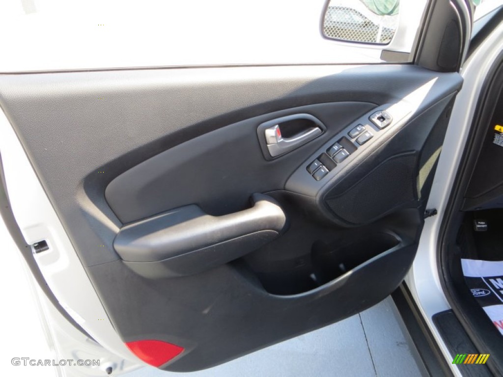 2012 Tucson Limited - Diamond Silver / Black photo #29