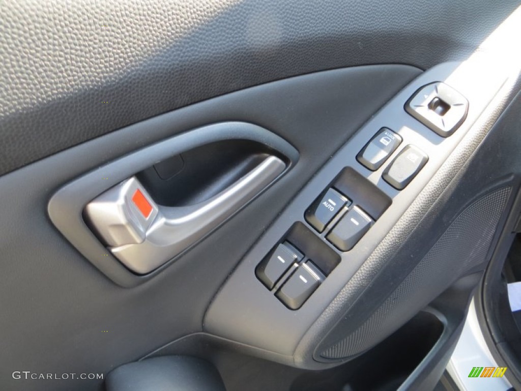 2012 Tucson Limited - Diamond Silver / Black photo #30