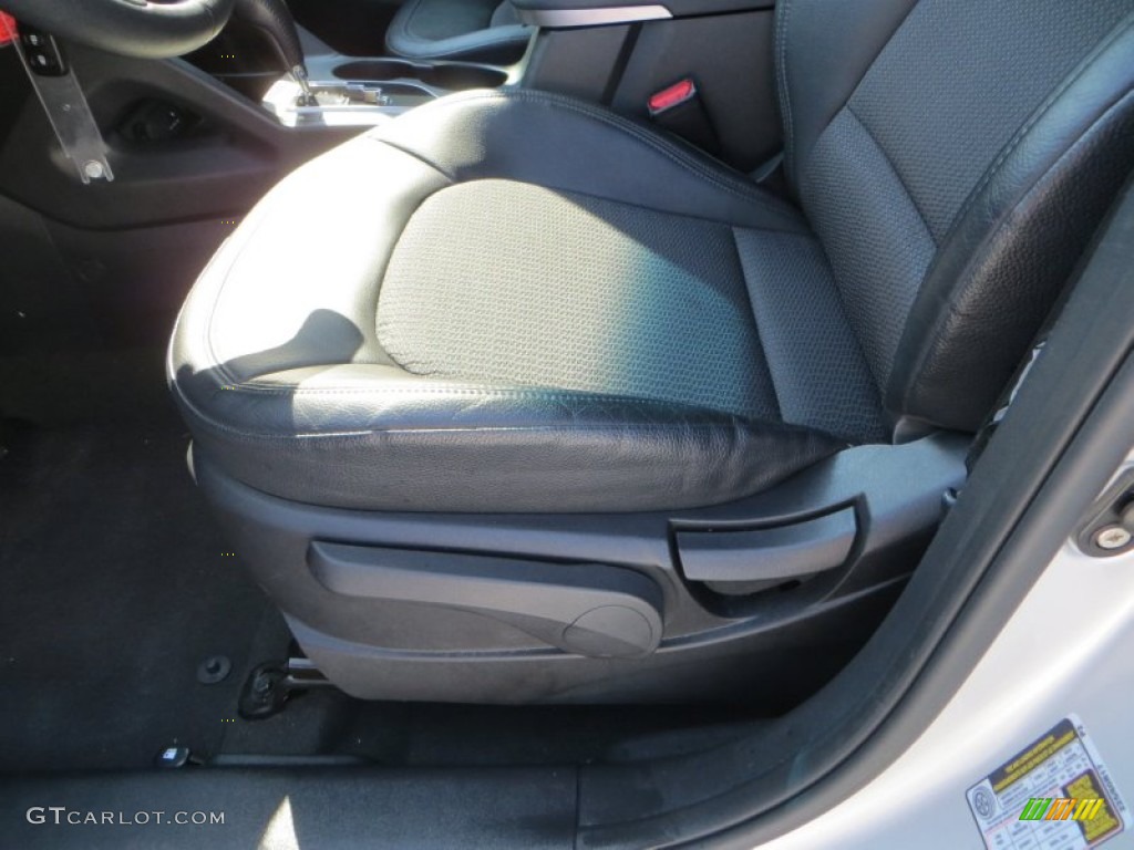 2012 Tucson Limited - Diamond Silver / Black photo #32