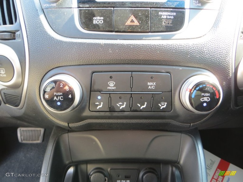 2012 Tucson Limited - Diamond Silver / Black photo #36