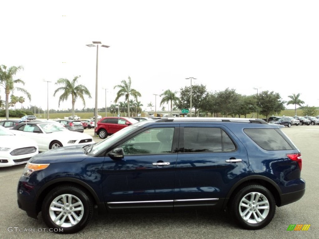 2012 Explorer XLT - Dark Pearl Blue Metallic / Medium Light Stone photo #12